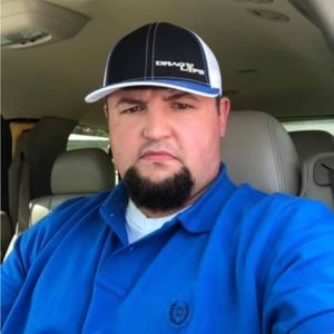 Meet your Posher, Dustin